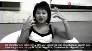 Entrevista con la pianista Yuja Wang [upl. by Hayyikaz]