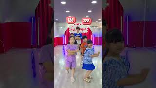 Đọ chiều cao cùng lớp Kid Dance Thầy Huy nào  Trend tắt đèn Douyin  Follow Me [upl. by Cudlip]